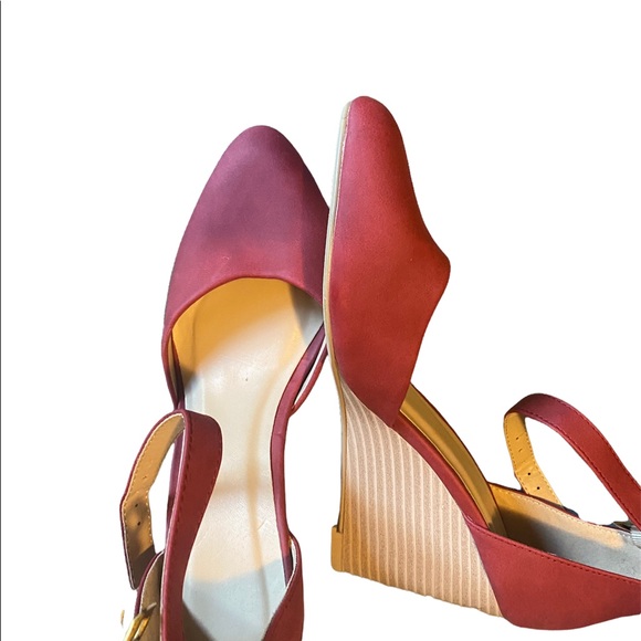 Red heels - Picture 2 of 3